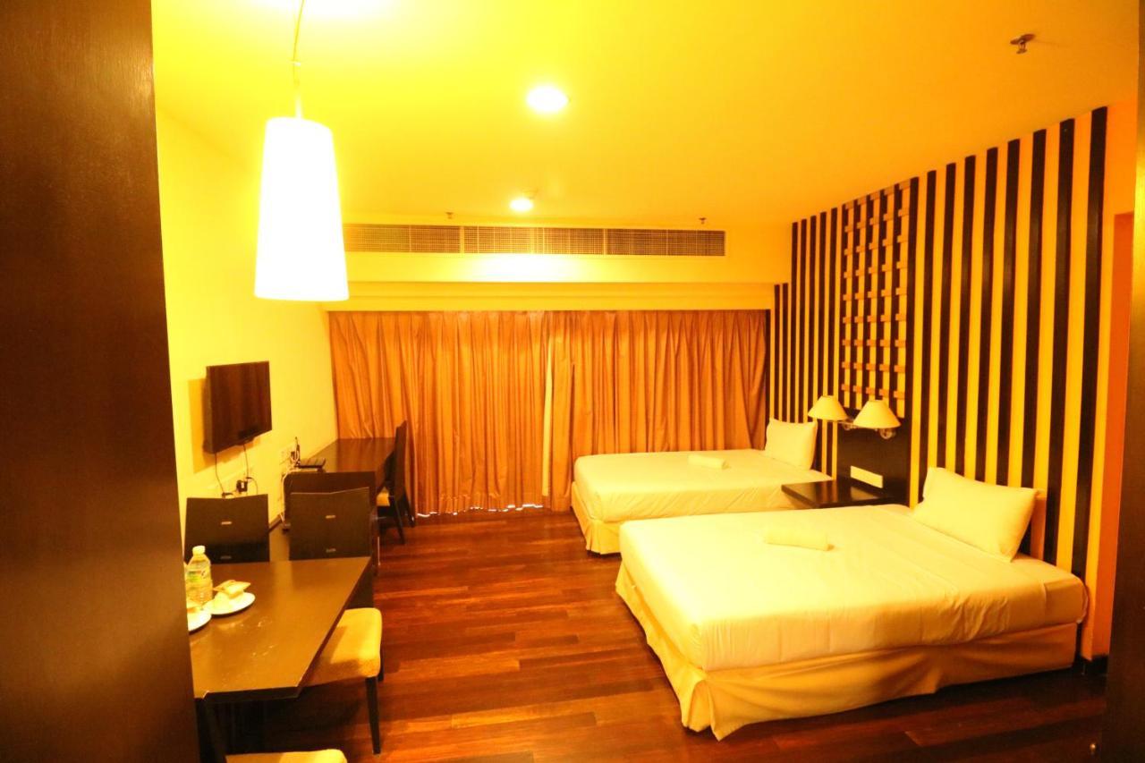 Raintree Resort Suites Петалинг Джая Екстериор снимка